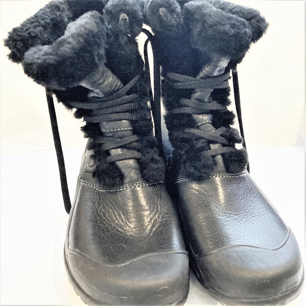 NWT Boots Clark's Leather Winter Waterproof Women Size 10 super comfortable warm
